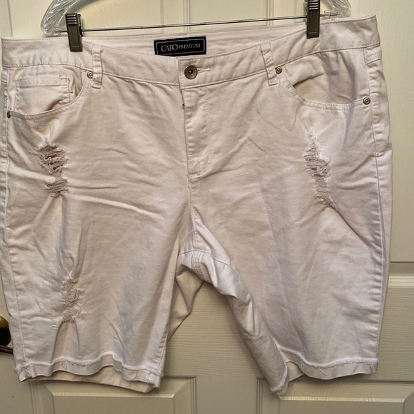 Womens Cato casual solid white stretch classic plus size shorts 20W - Picture 1 of 3